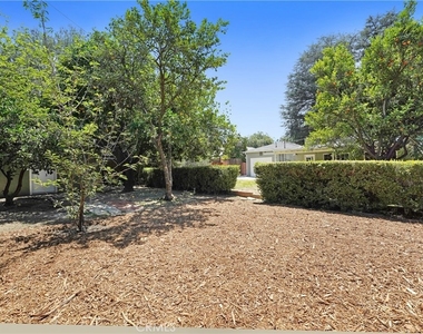 14323 Califa - Photo Thumbnail 14