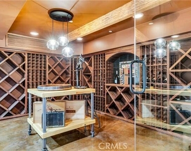 218 Narcissus Avenue - Photo Thumbnail 5