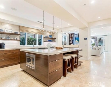 218 Narcissus Avenue - Photo Thumbnail 2