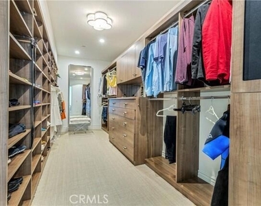 218 Narcissus Avenue - Photo Thumbnail 9
