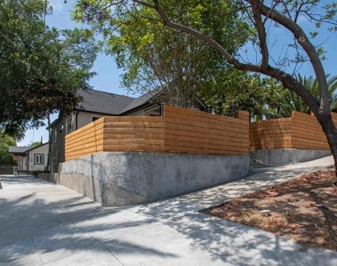 2276 1/2 Ewing Street - Photo Thumbnail 11