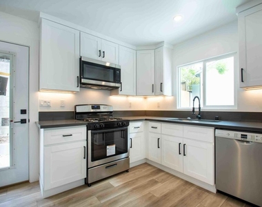 2276 1/2 Ewing Street - Photo Thumbnail 2