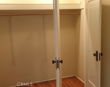 1513 1/2 E Ocean Avenue - Photo Thumbnail 8