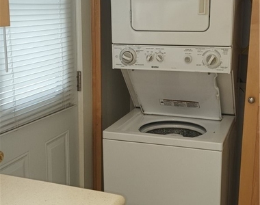 1513 1/2 E Ocean Avenue - Photo Thumbnail 2