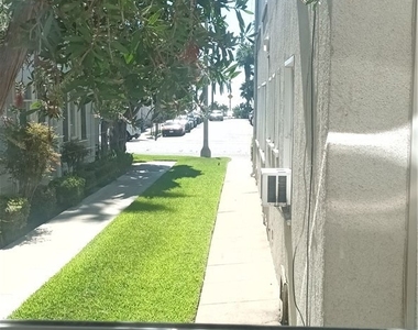 1513 1/2 E Ocean Avenue - Photo Thumbnail 5