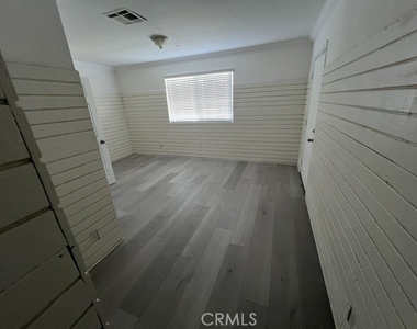 11417 183rd Street - Photo Thumbnail 8