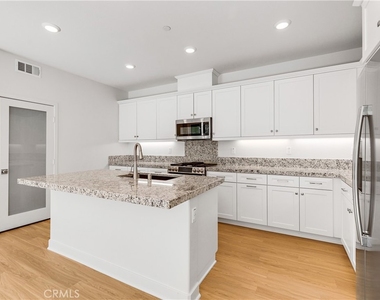 208 Siena - Photo Thumbnail 1