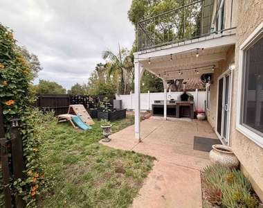 2307 Fair Oak Court - Photo Thumbnail 11