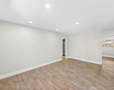 280 Aster Street - Photo Thumbnail 8