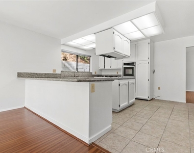 1321 Greenbriar Road - Photo Thumbnail 17