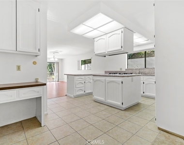 1321 Greenbriar Road - Photo Thumbnail 12