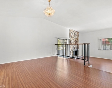 1321 Greenbriar Road - Photo Thumbnail 10