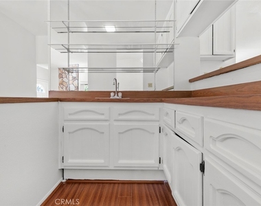 1321 Greenbriar Road - Photo Thumbnail 9