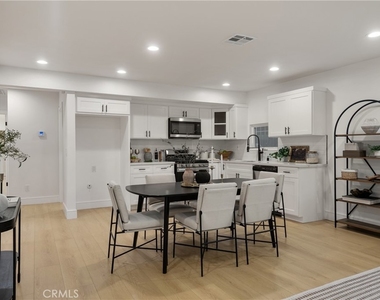 2706 S Cochran Street - Photo Thumbnail 6