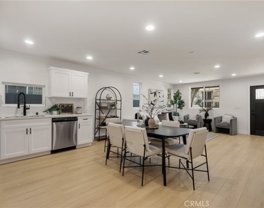 2706 S Cochran Street - Photo Thumbnail 8