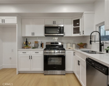 2706 S Cochran Street - Photo Thumbnail 16