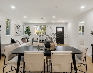 2706 S Cochran Street - Photo Thumbnail 15