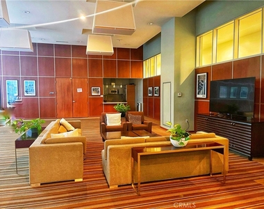 801 S Grand - Photo Thumbnail 5