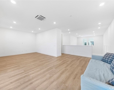 885 Poppy Court - Photo Thumbnail 33
