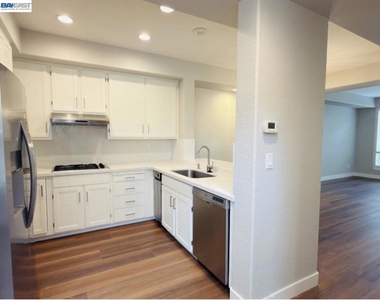 910 Vista Pointe - Photo Thumbnail 2
