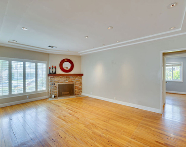 6335 W 85th Place - Photo Thumbnail 3