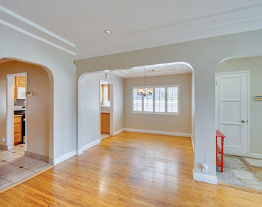 6335 W 85th Place - Photo Thumbnail 4