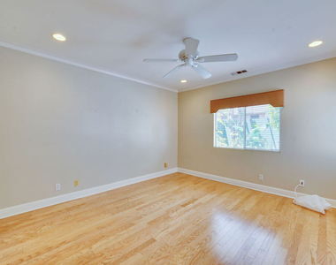 6335 W 85th Place - Photo Thumbnail 10