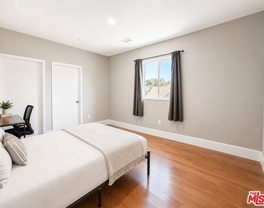 1212 W 37th Drive - Photo Thumbnail 13