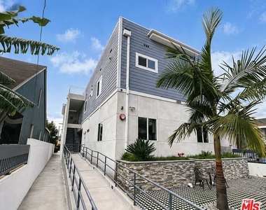 1212 W 37th Drive - Photo Thumbnail 15