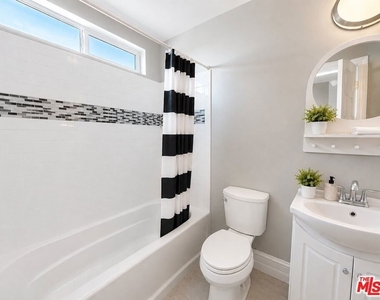 1212 W 37th Drive - Photo Thumbnail 6