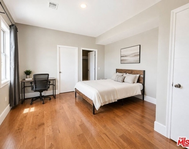1212 W 37th Drive - Photo Thumbnail 9