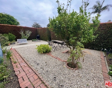 943 Indiana Avenue - Photo Thumbnail 2