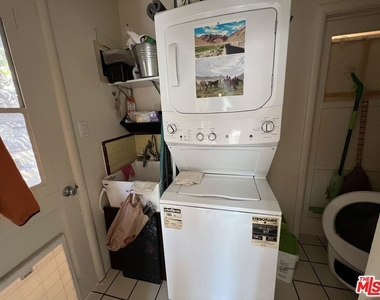 943 Indiana Avenue - Photo Thumbnail 23