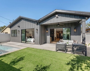 14602 Morrison Street - Photo Thumbnail 1
