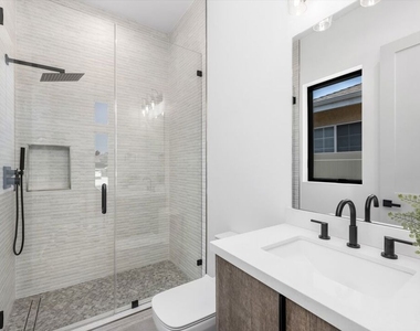 14602 Morrison Street - Photo Thumbnail 20