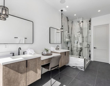 14602 Morrison Street - Photo Thumbnail 14