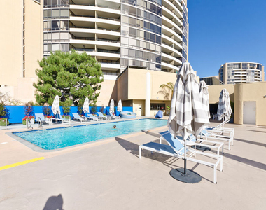 4314 Marina City Drive - Photo Thumbnail 14
