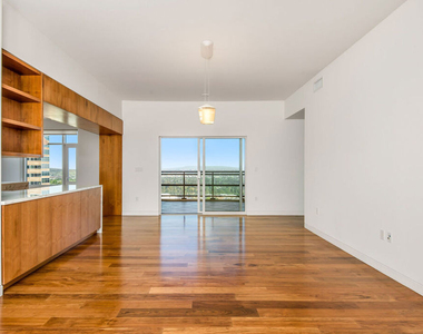 1 W Century Drive - Photo Thumbnail 5