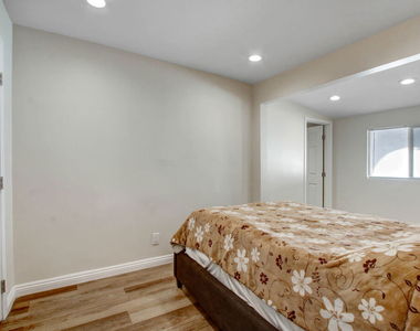 1404 Hollister Street - Photo Thumbnail 7