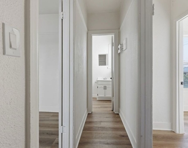 1021 N Mariposa Avenue - Photo Thumbnail 16