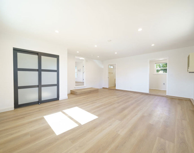 14177 Osborne Street - Photo Thumbnail 8