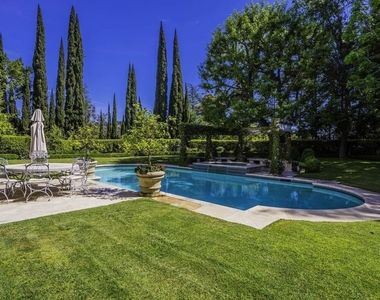 9742 Wendover Drive - Photo Thumbnail 20
