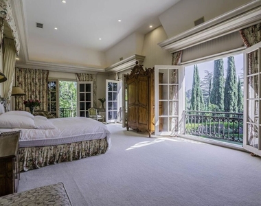 9742 Wendover Drive - Photo Thumbnail 14
