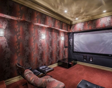 9742 Wendover Drive - Photo Thumbnail 8