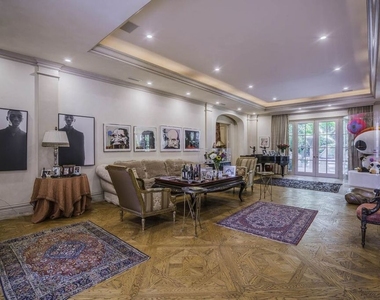 9742 Wendover Drive - Photo Thumbnail 5