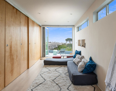 7107 Pacific View Drive - Photo Thumbnail 17