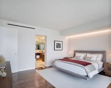 6250 Hollywood Boulevard - Photo Thumbnail 15