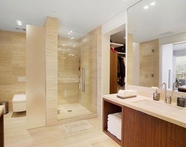 6250 Hollywood Boulevard - Photo Thumbnail 11