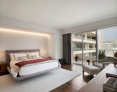 6250 Hollywood Boulevard - Photo Thumbnail 13