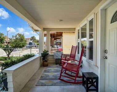 1138 W 52nd Street - Photo Thumbnail 17